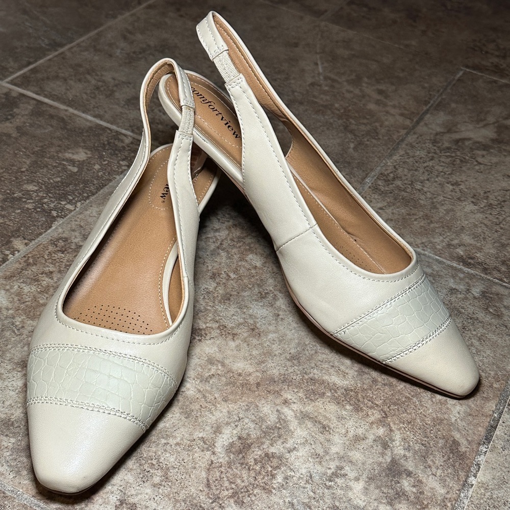 Good condition Comfortview cream and animal print sling backs size 10W